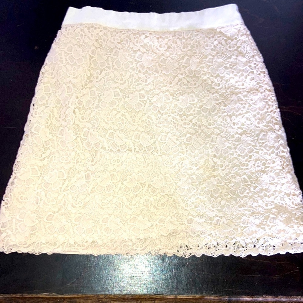 Loft crocheted lace a line cream skirt 100% cotton fully lined sz 4 tall